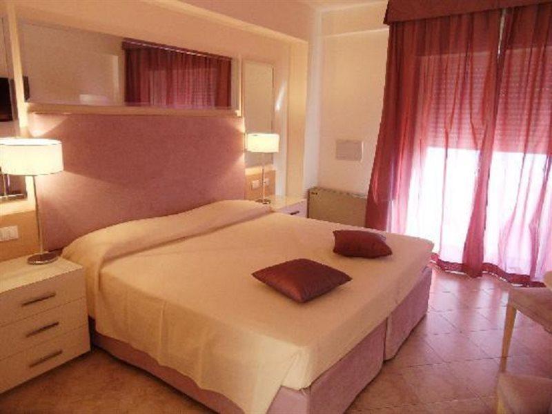 Crystal Sea Hotel Forza dʼAgro Extérieur photo