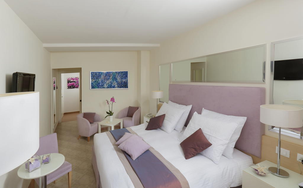 Crystal Sea Hotel Forza dʼAgro Extérieur photo