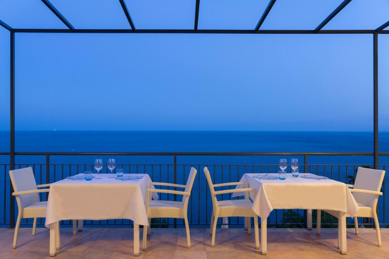 Crystal Sea Hotel Forza dʼAgro Extérieur photo